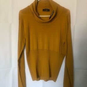 Beautiful NewWith Tag Women’s Light Sweater size M